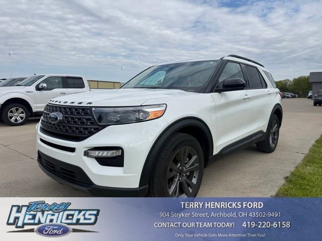 Used 2023 Ford Explorer XLT w/ Equipment Group 202A AWD/4WD image 1