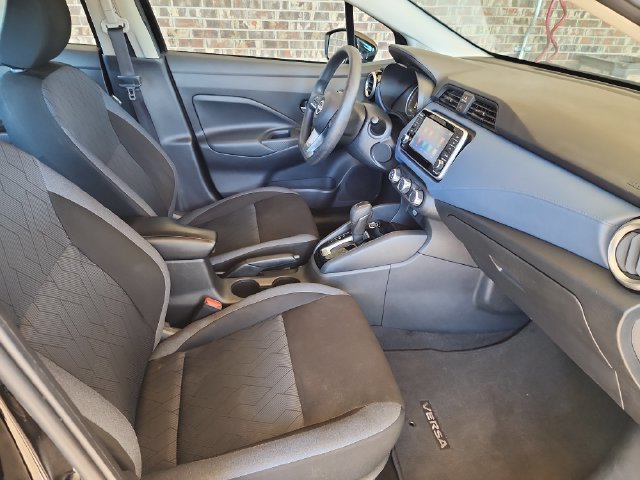 Used 2025 Nissan Versa SV w/ Trunk Package FWD image 12