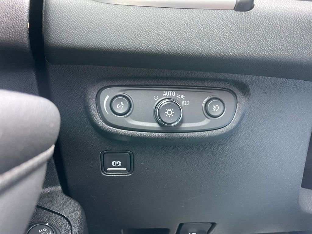 Used 2023 GMC Terrain SLT image 46