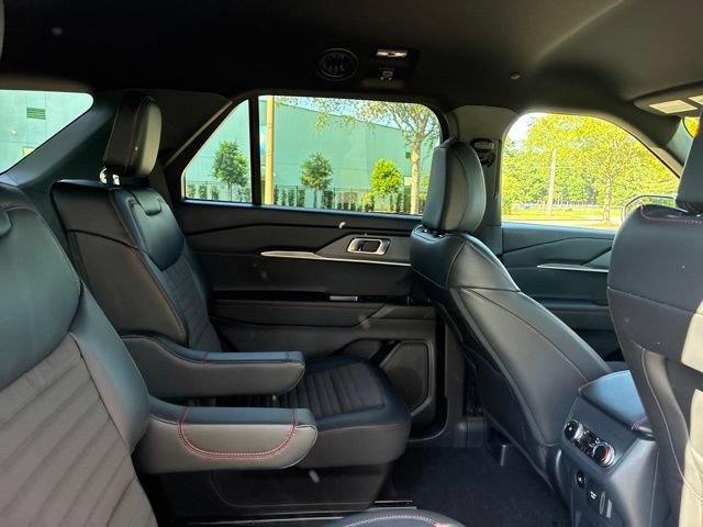 Used 2025 Ford Explorer ST-Line w/ Premium Package RWD image 24