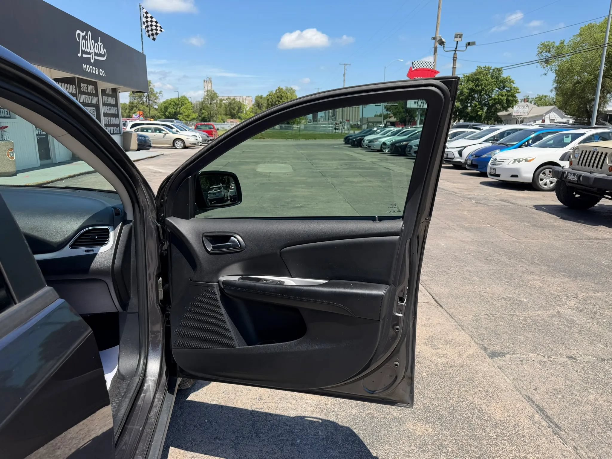 Used 2020 Dodge Journey SE w/ Blacktop Package FWD image 13