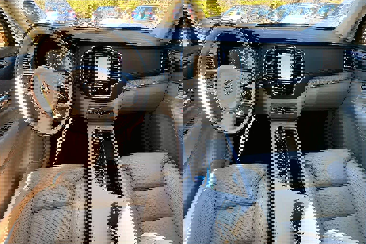 Used 2021 Volvo XC90 T8 Inscription w/ Lounge Package image 16