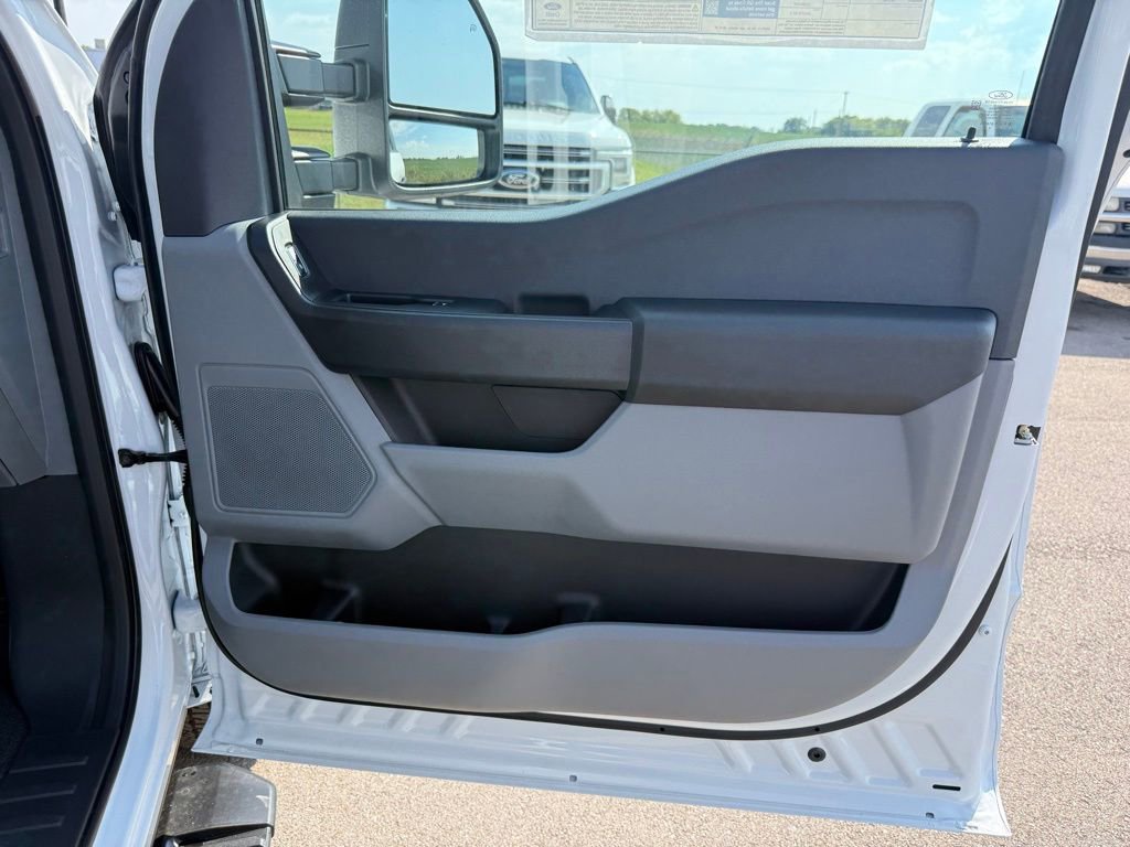 New 2026 Ford F350 XL w/ XL Chrome Package AWD/4WD image 17