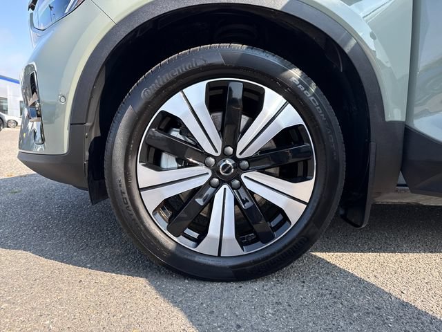 Used 2023 Volvo XC40 Recharge Plus w/ Protection Package Premier AWD/4WD image 28