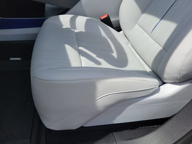 New 2027 Cadillac Optiq Premium Luxury w/ LPO, Floor Liner Package AWD/4WD image 22