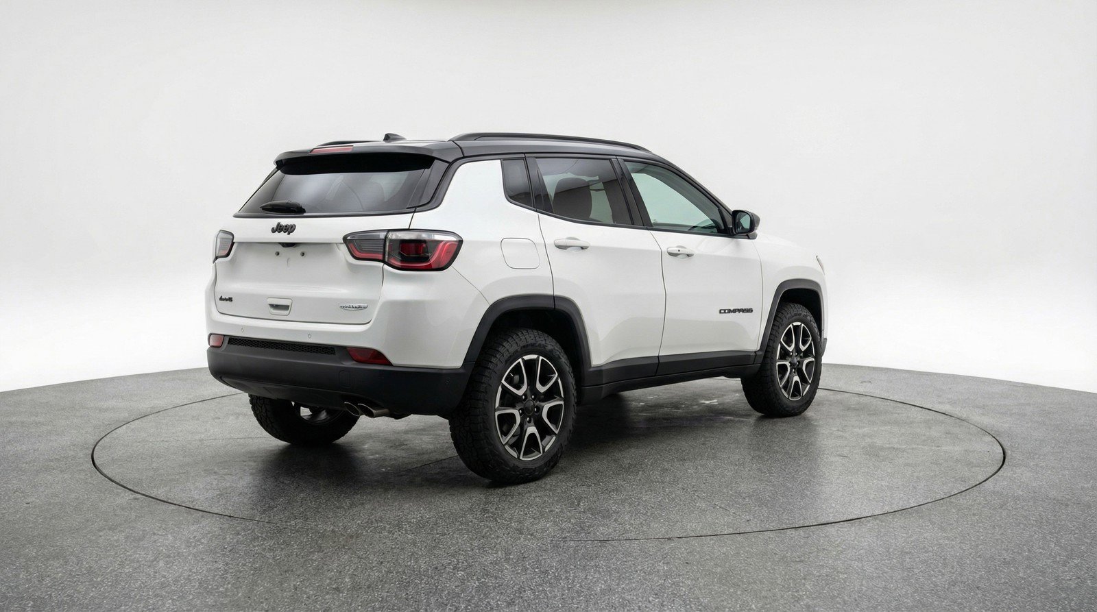 Used 2025 Jeep Compass Trailhawk AWD/4WD image 9