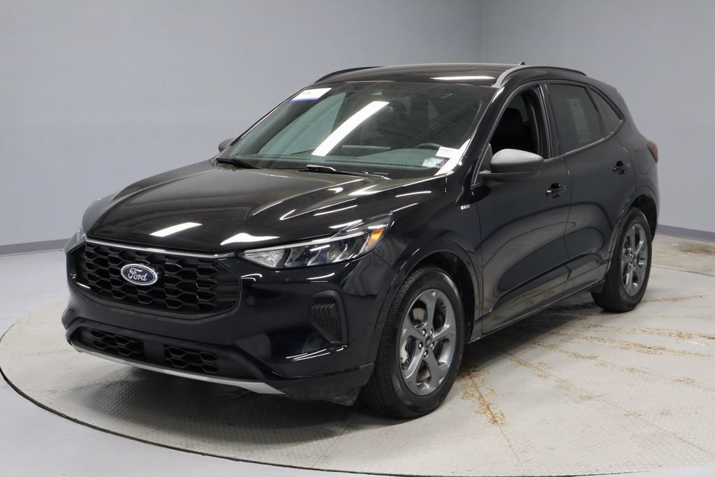 Certified 2023 Ford Escape ST-Line w/ Equipment Group 301A FWD image 9
