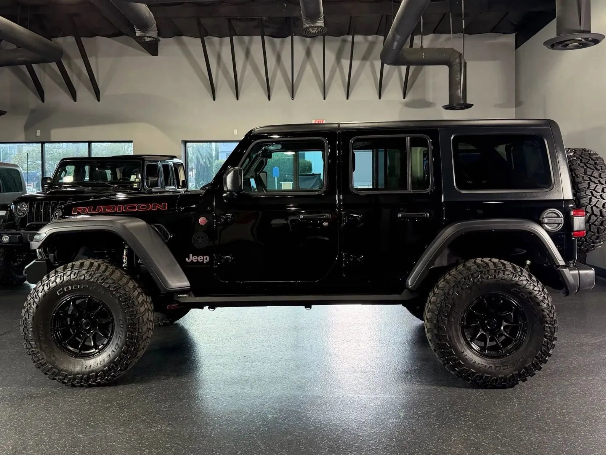 Used 2025 Jeep Wrangler Unlimited Rubicon image 7