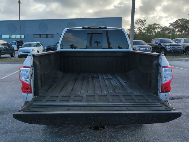 Used 2019 Nissan Titan SV image 13