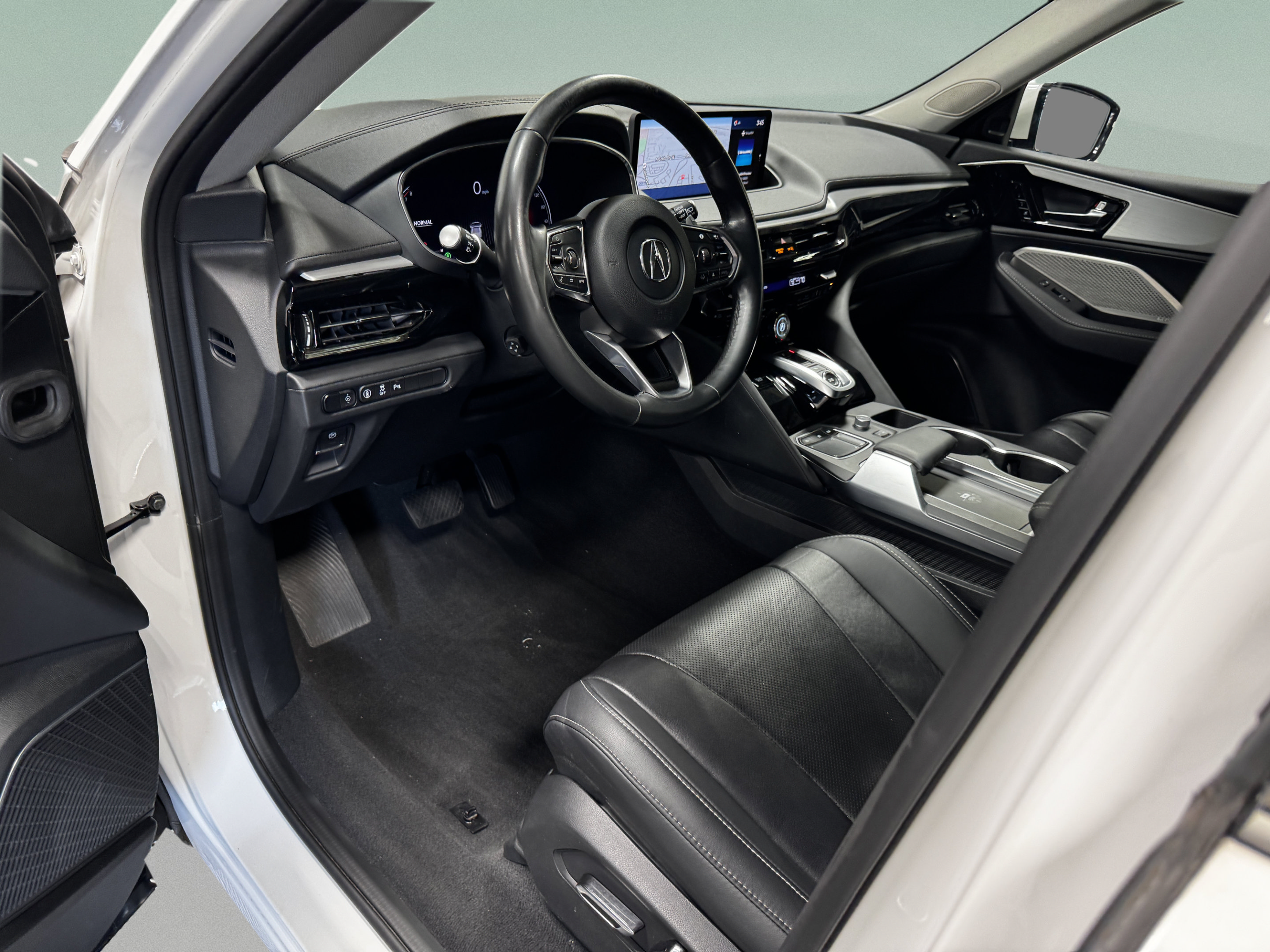 Certified 2023 Acura MDX w/ Technology Package AWD/4WD image 9