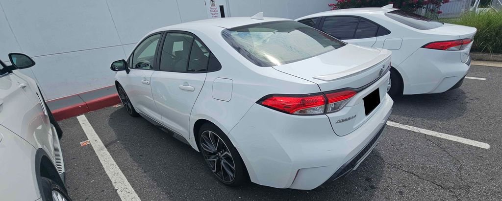 Used 2022 Toyota Corolla SE FWD image 3