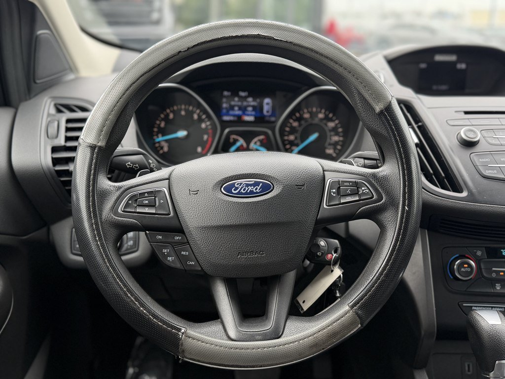 Used 2017 Ford Escape SE FWD image 14