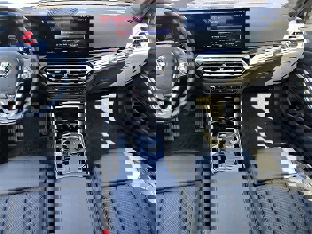 Used 2023 BMW 330i Sedan image 4