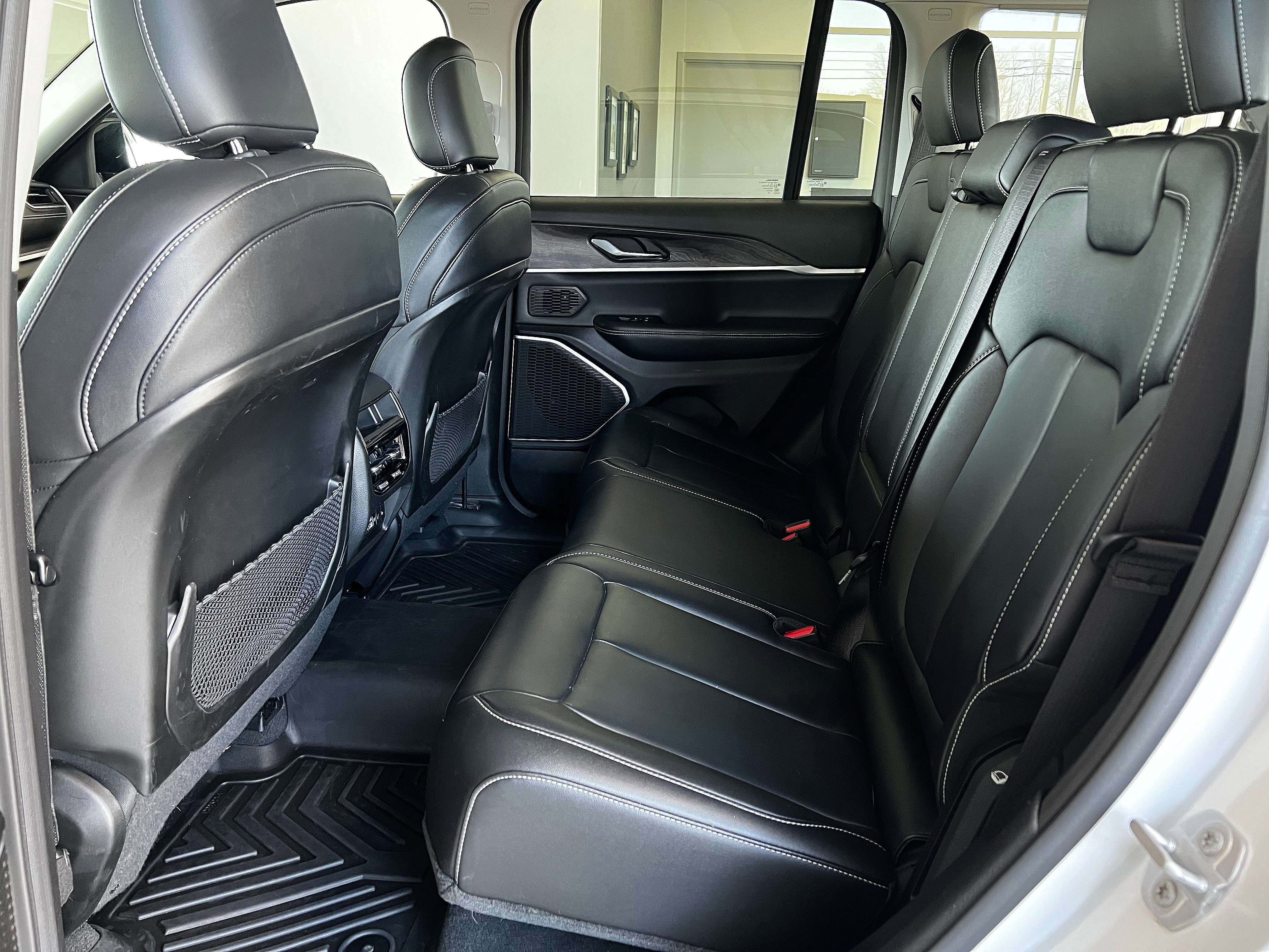 Used 2022 Jeep Grand Cherokee Limited w/ Trailer Tow Prep Group (B) image 22