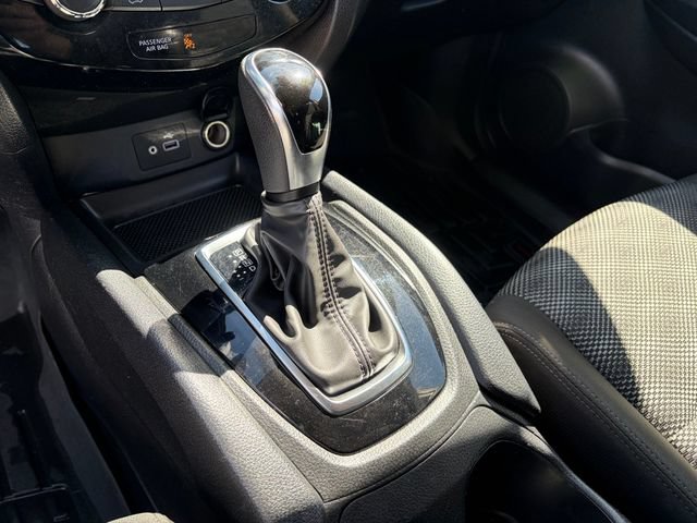 Used 2022 Nissan Rogue Sport SV AWD/4WD image 30