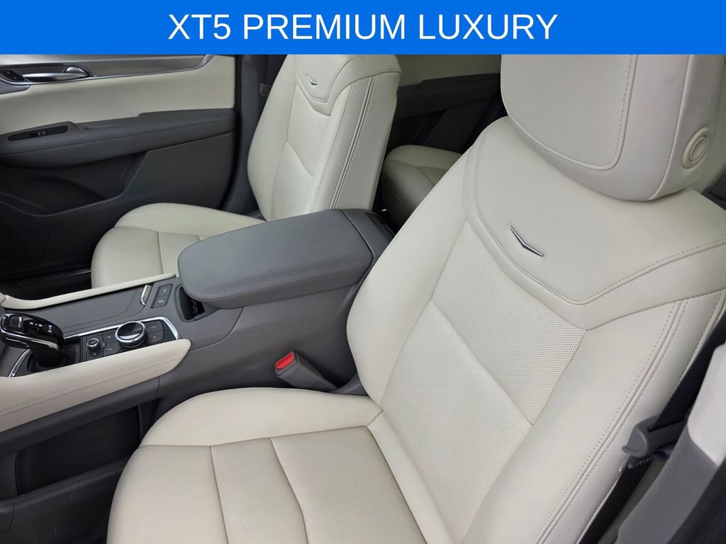 Used 2023 Cadillac XT5 Premium Luxury image 10
