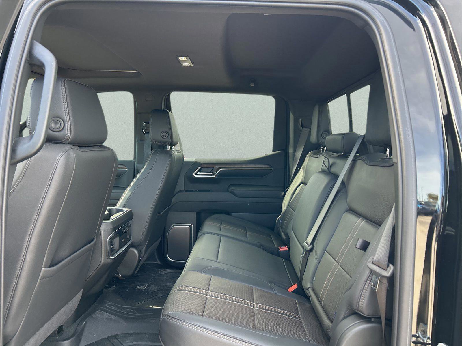 Used 2025 Chevrolet Silverado 1500 High Country w/ High Country Premium Package image 26