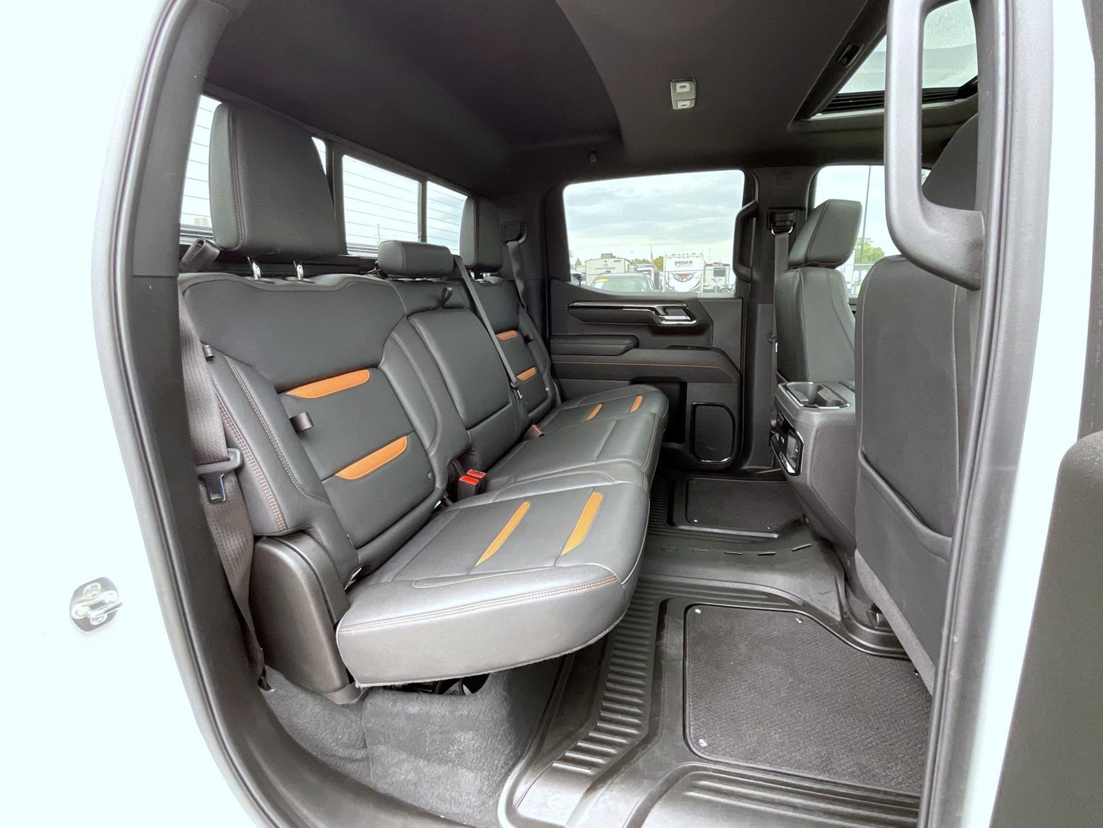 Certified 2025 GMC Sierra 1500 AT4 w/ AT4 Premium Package AWD/4WD image 18