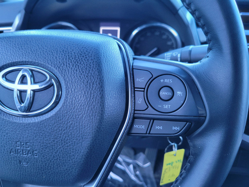 Used 2018 Toyota Camry SE FWD image 36