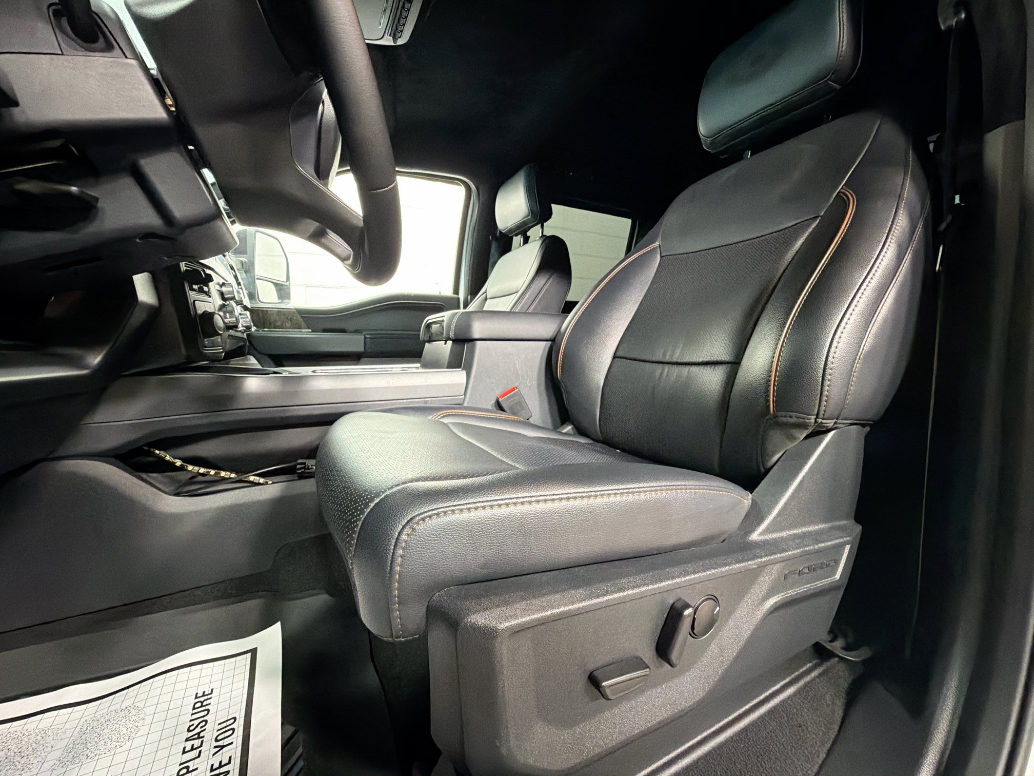 Used 2025 Ford F250 Lariat w/ Black Appearance Package AWD/4WD image 5