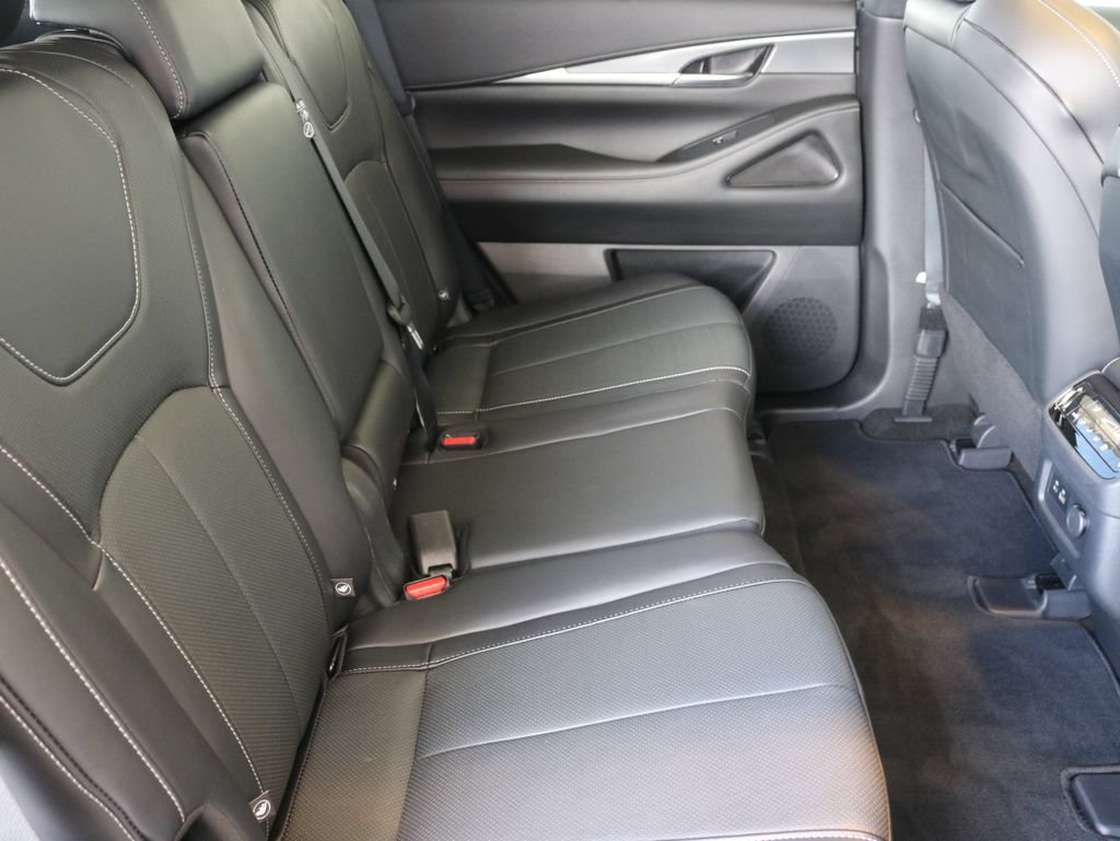 Certified 2023 INFINITI QX60 Luxe AWD/4WD image 43