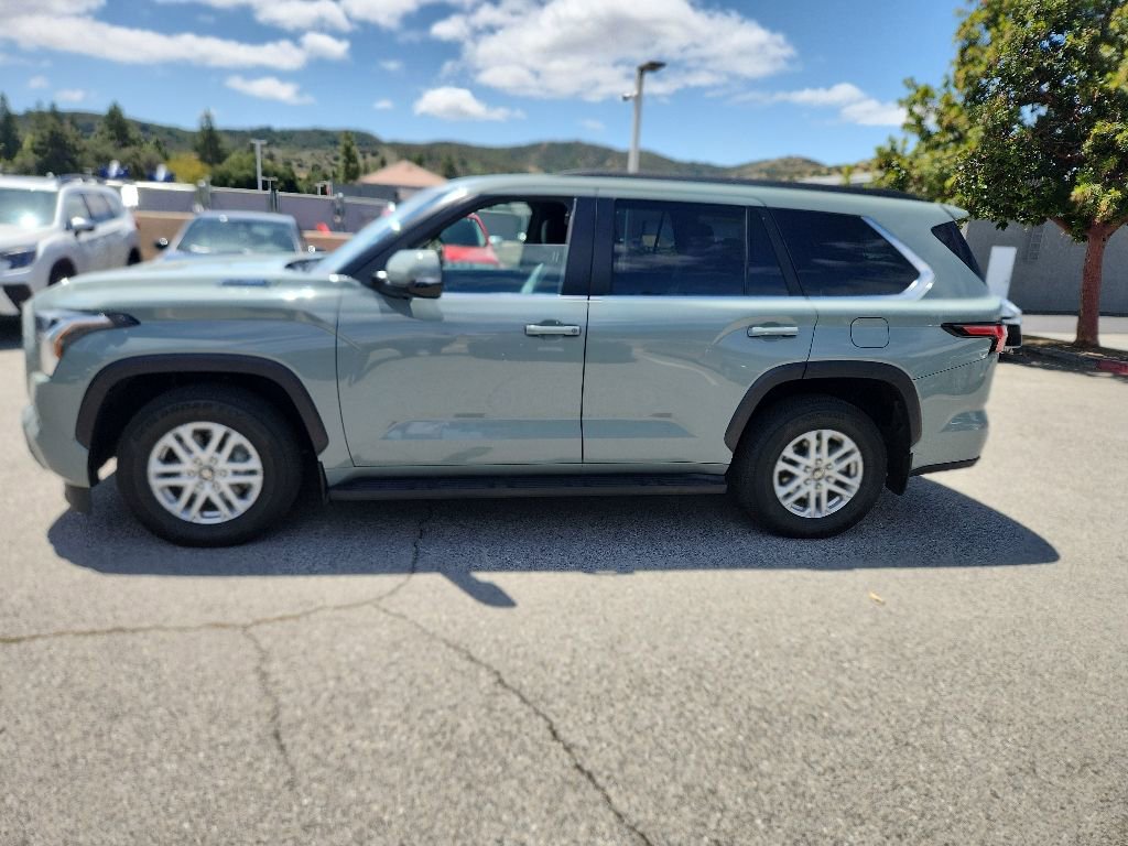 Used 2025 Toyota Sequoia SR5 AWD/4WD image 2