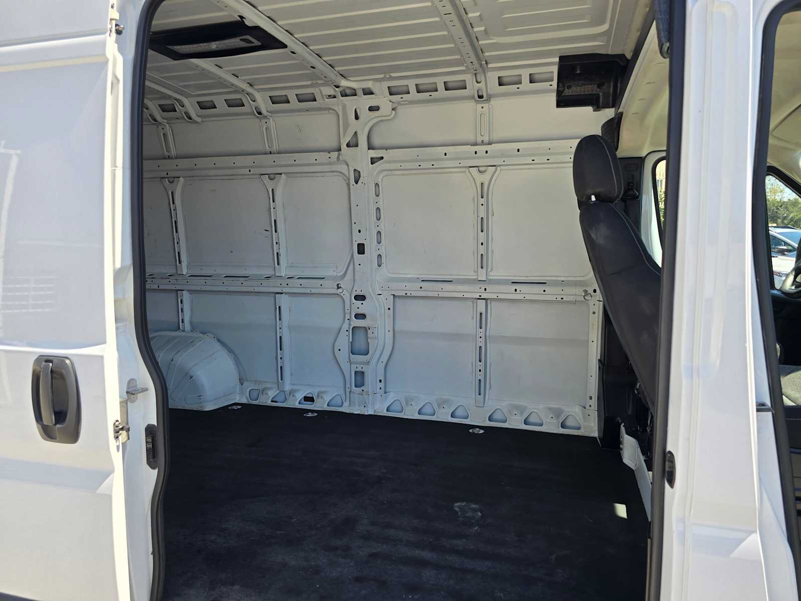Used 2023 RAM ProMaster 2500 FWD image 12