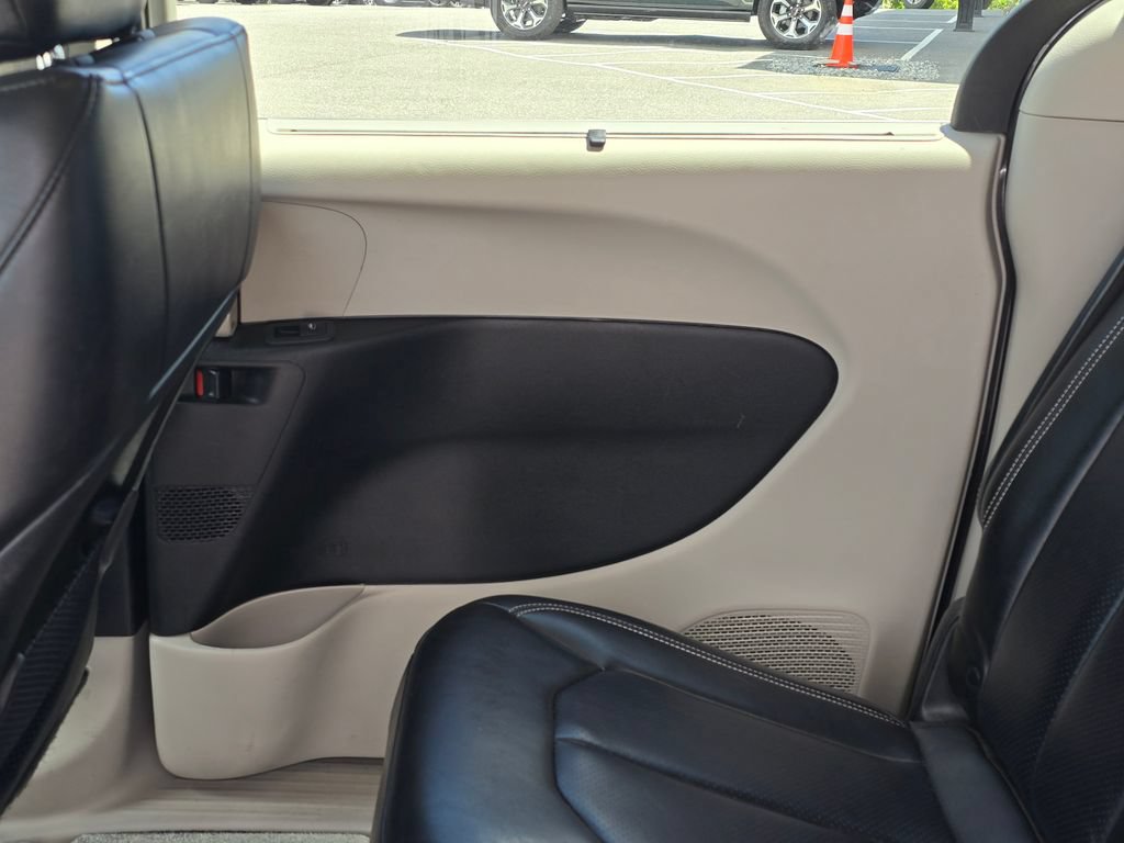 Used 2021 Chrysler Voyager Lxi FWD image 47