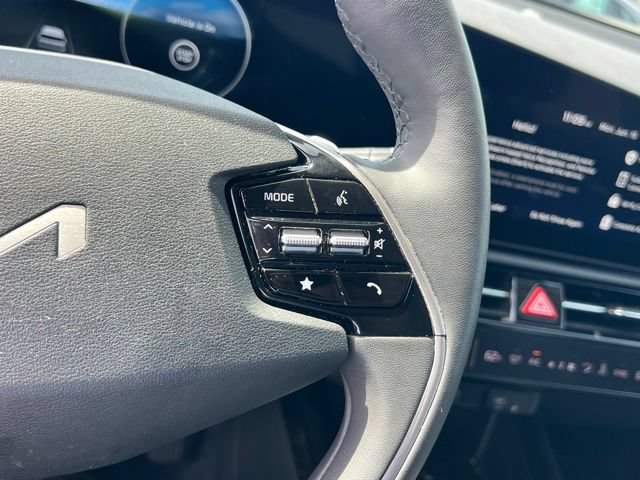 Certified 2025 Kia Niro Wind w/ Wind Preserve Package FWD image 18