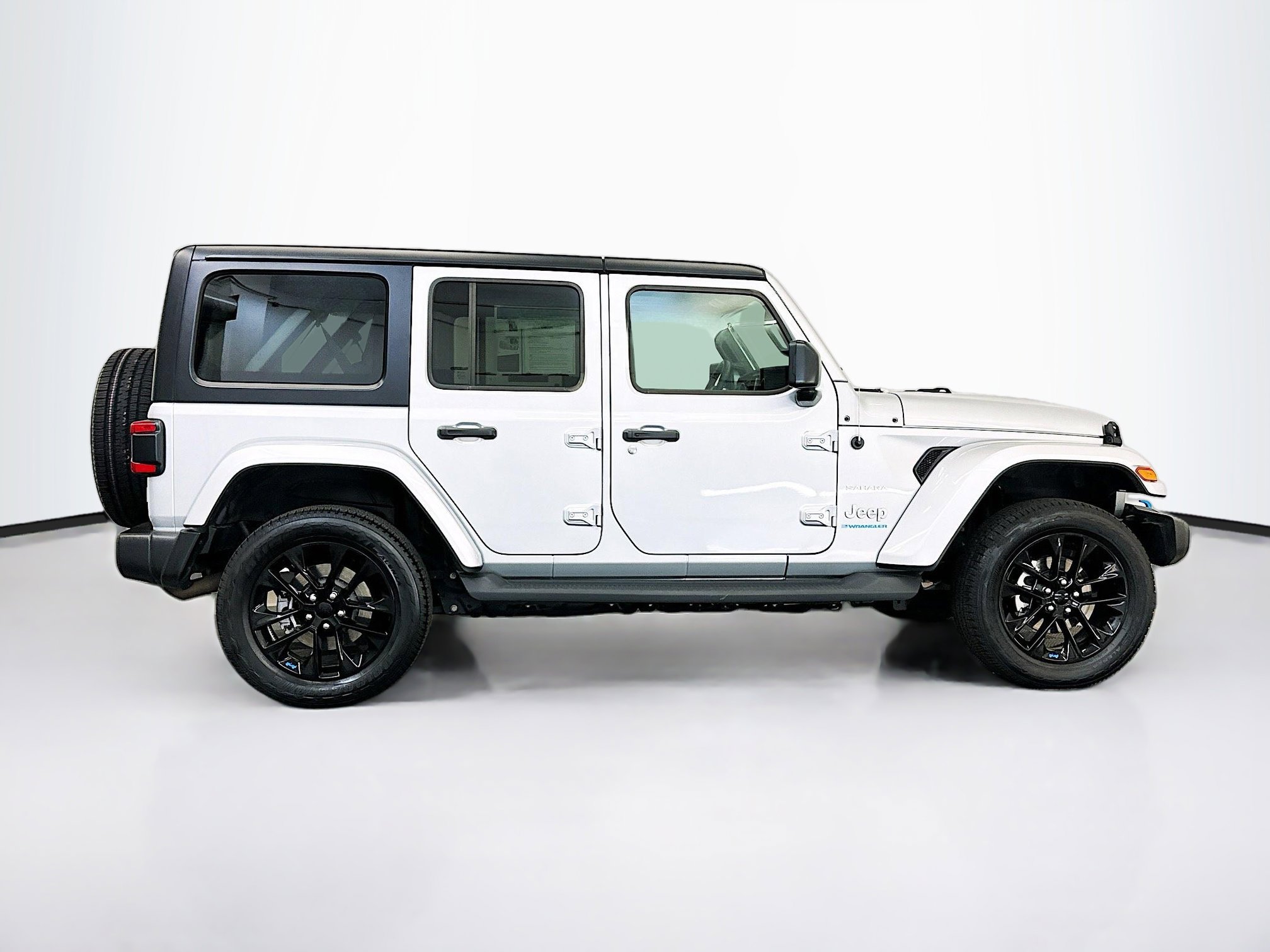 Used 2023 Jeep Wrangler Sahara image 10