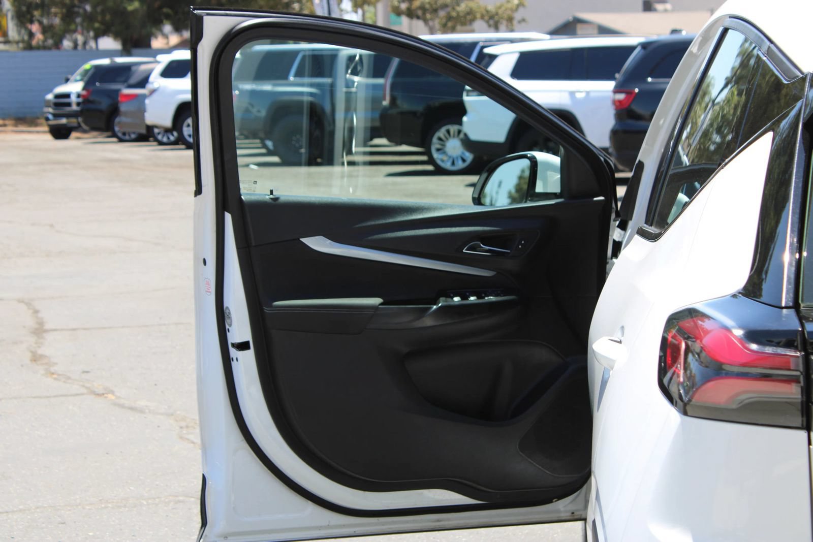 Used 2023 Chevrolet Bolt EUV LT FWD image 7