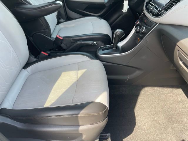 Used 2021 Chevrolet Trax LT image 13