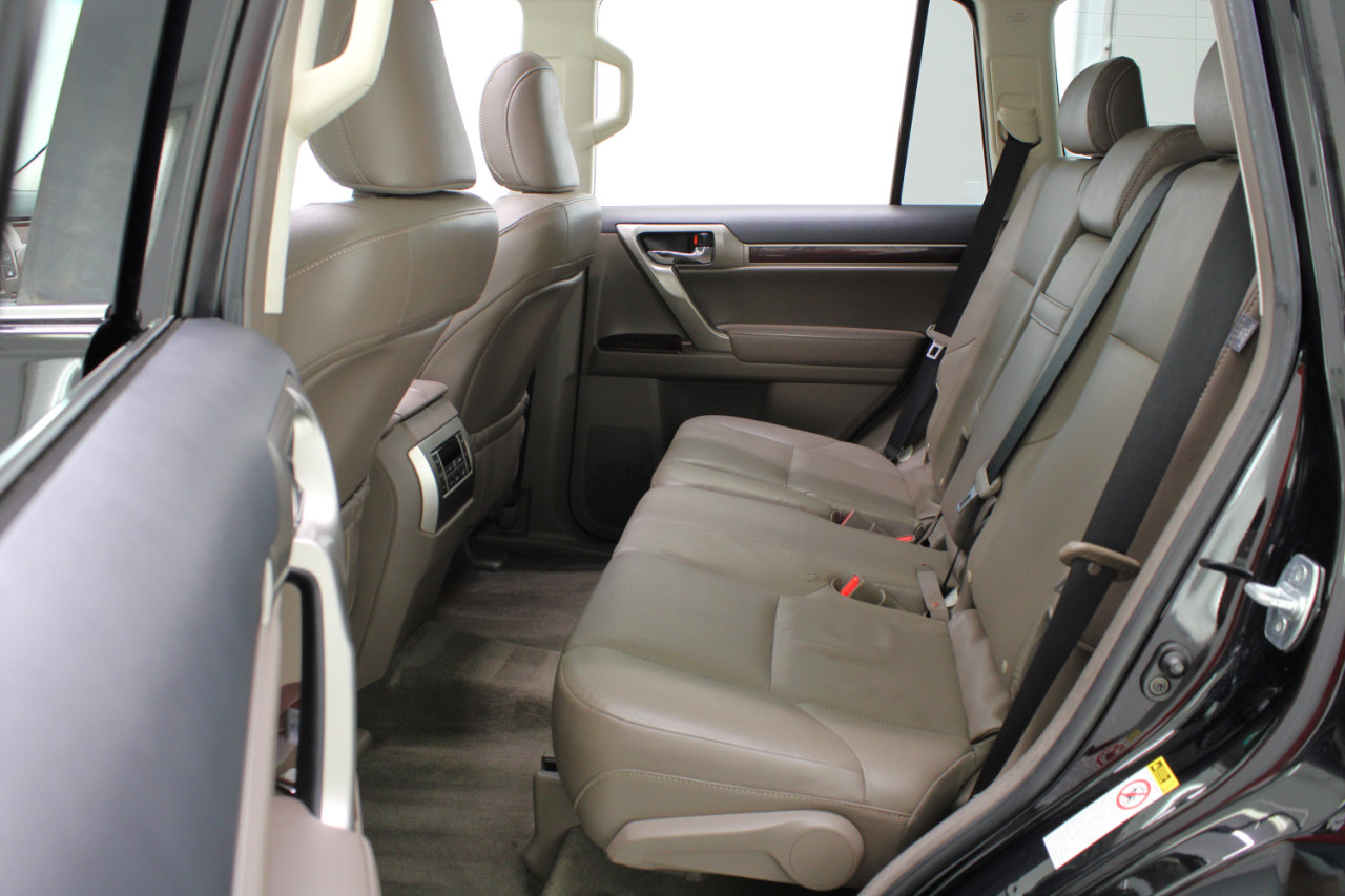 Used 2016 Lexus GX 460 w/ Premium Package image 37