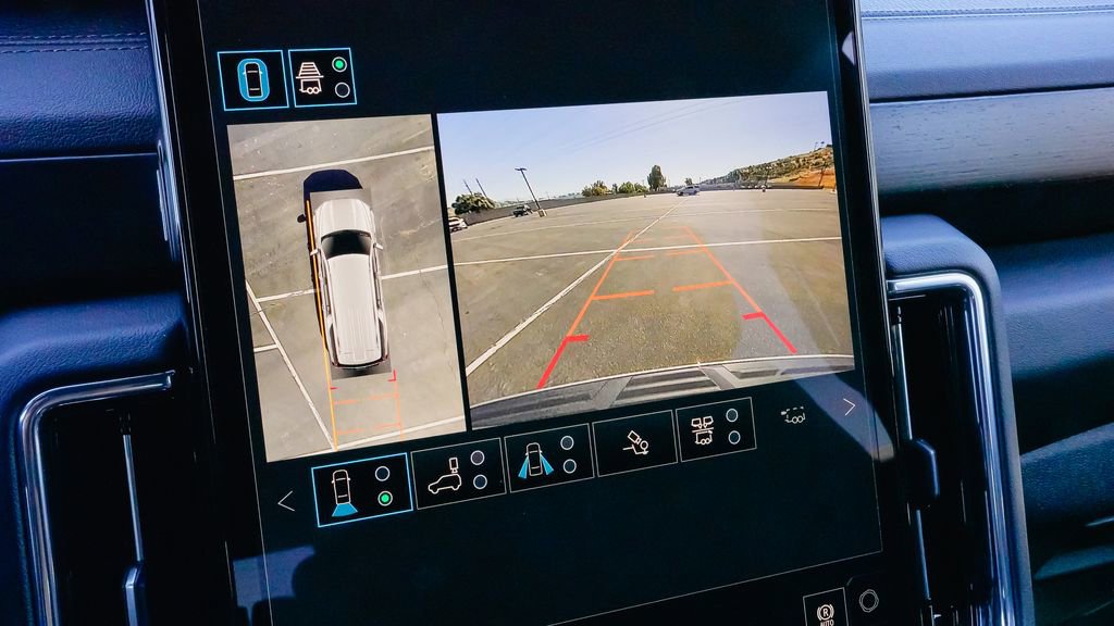 New 2026 GMC Yukon Denali w/ Sun & Power Step Package image 25