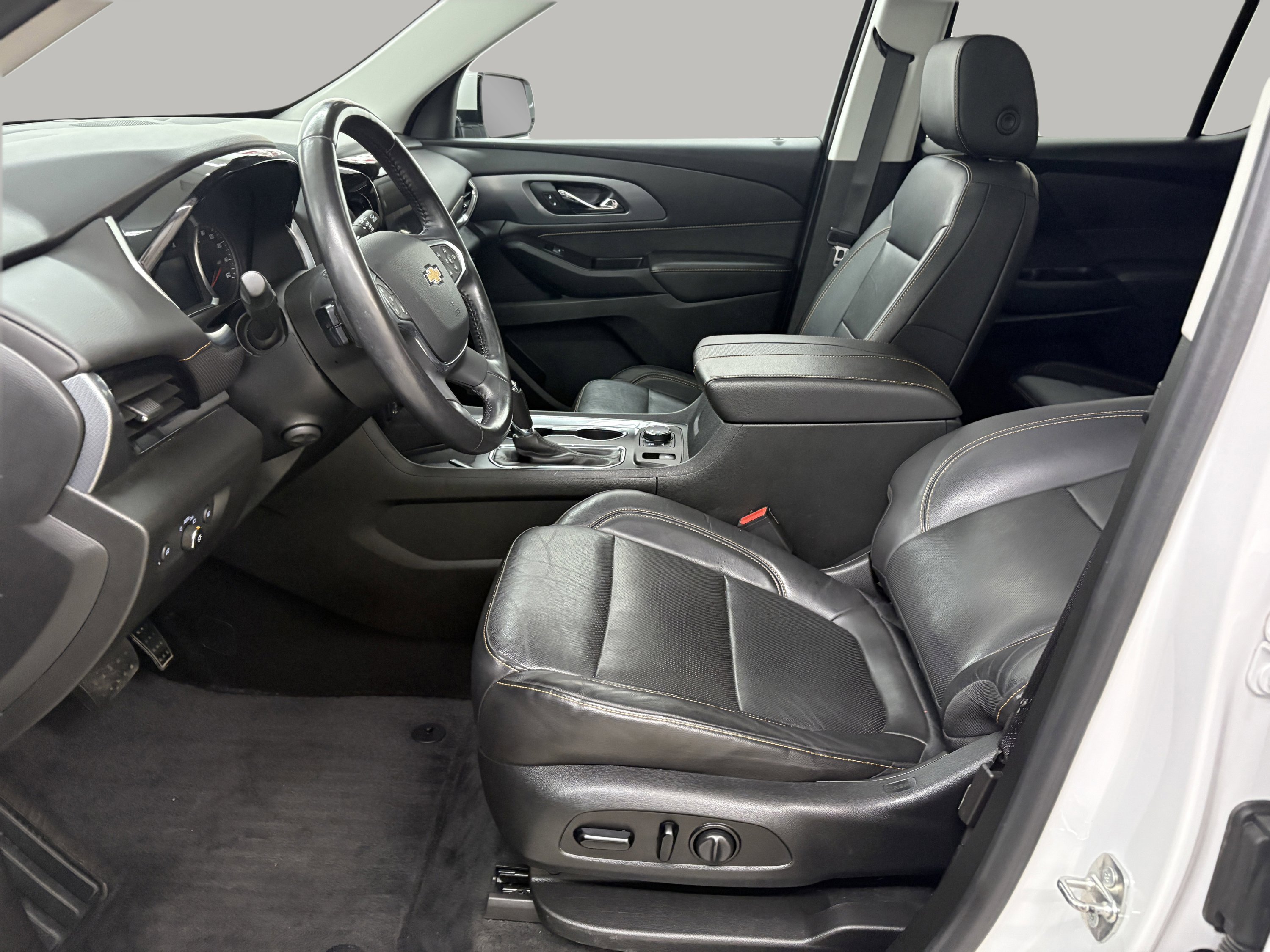 Used 2020 Chevrolet Traverse Premier image 12