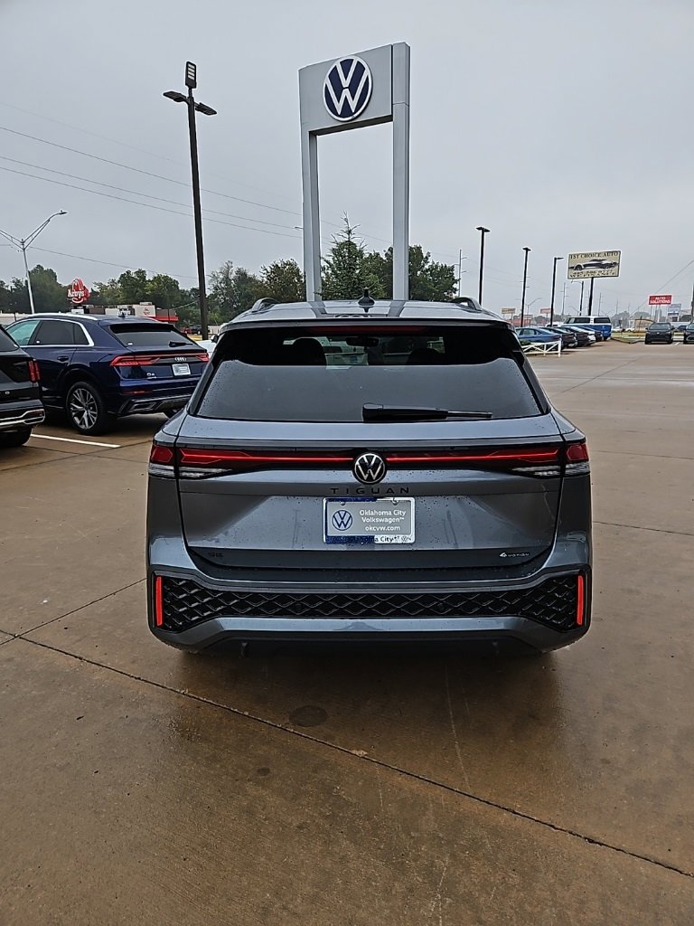 New 2026 Volkswagen Tiguan SE R-Line image 6