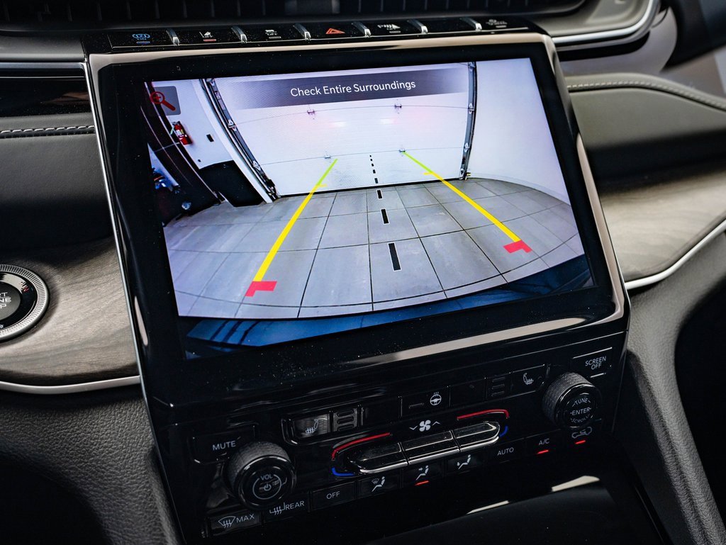 Used 2022 Jeep Grand Cherokee Limited 4xe image 29