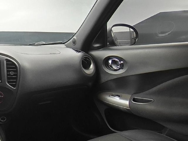 Used 2014 Nissan Juke S FWD image 26