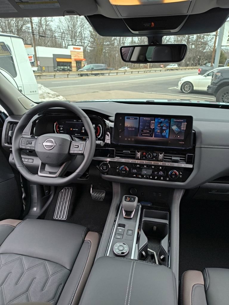 New 2026 Nissan Pathfinder Platinum image 33