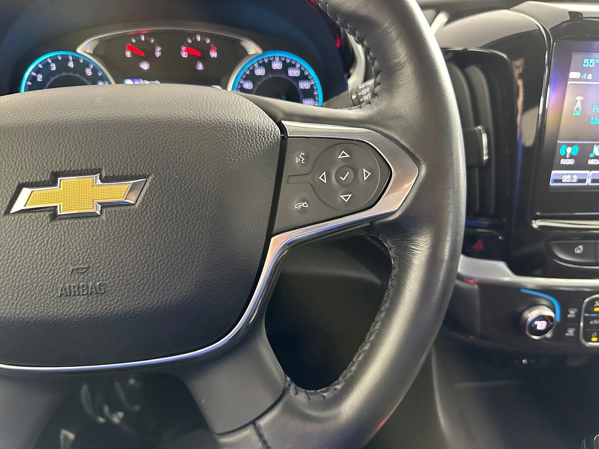 Used 2018 Chevrolet Traverse LT image 41