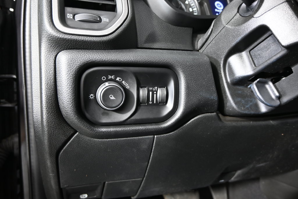 Used 2020 RAM 3500 Tradesman AWD/4WD image 23