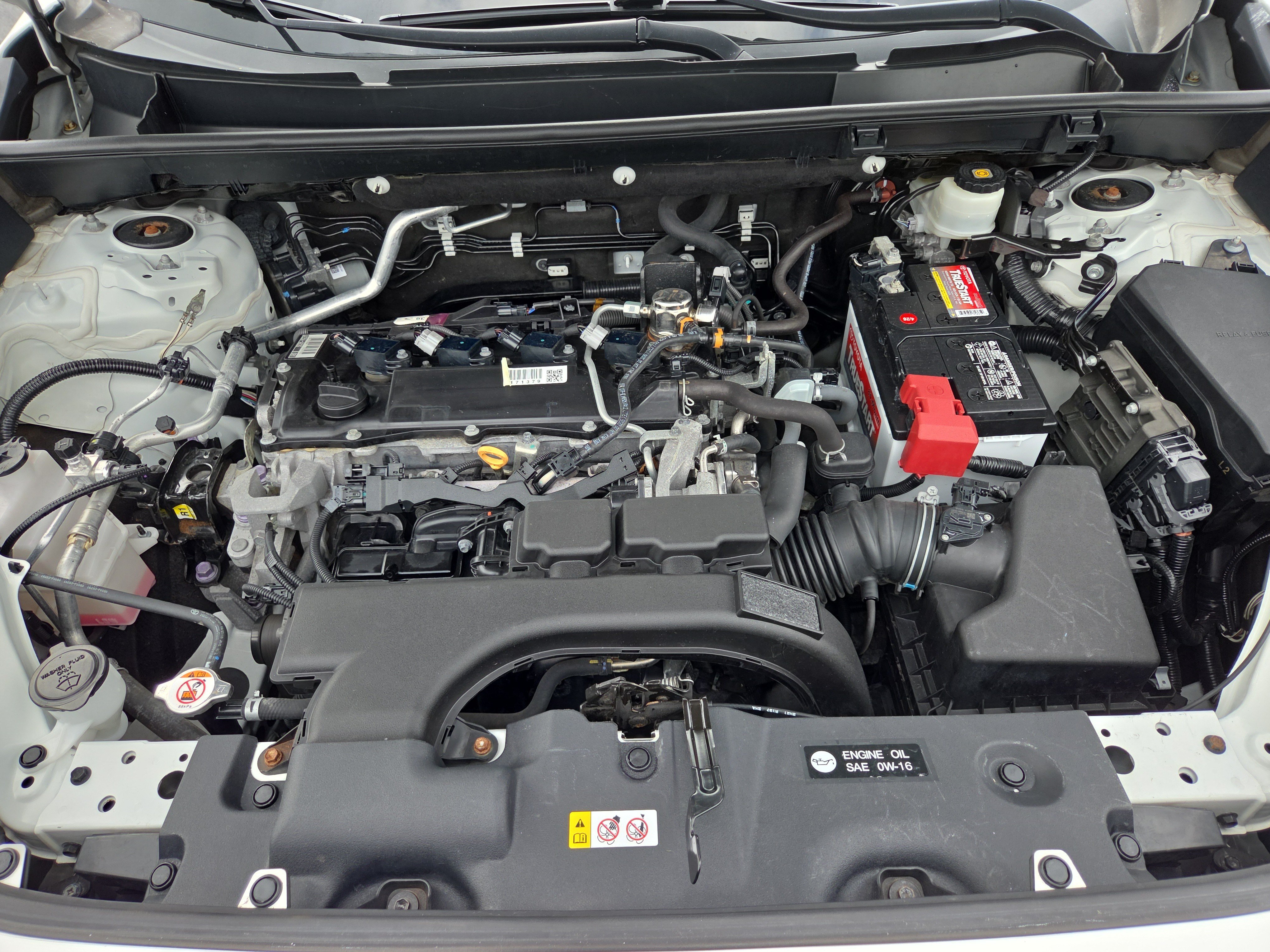 Used 2019 Toyota RAV4 LE AWD/4WD image 30