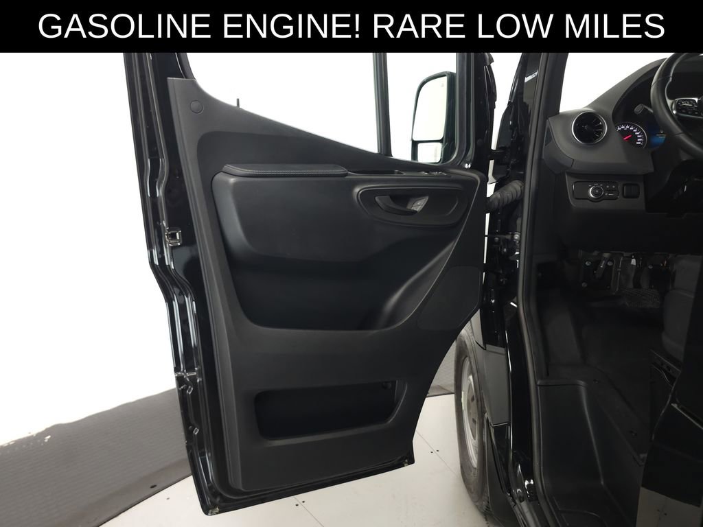 Used 2021 Mercedes-Benz Sprinter 2500 image 5