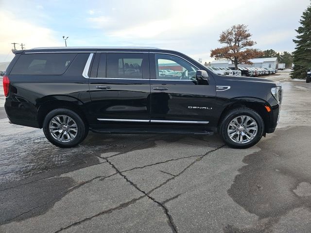 Used 2021 GMC Yukon XL Denali w/ LPO, Illumination Package image 6
