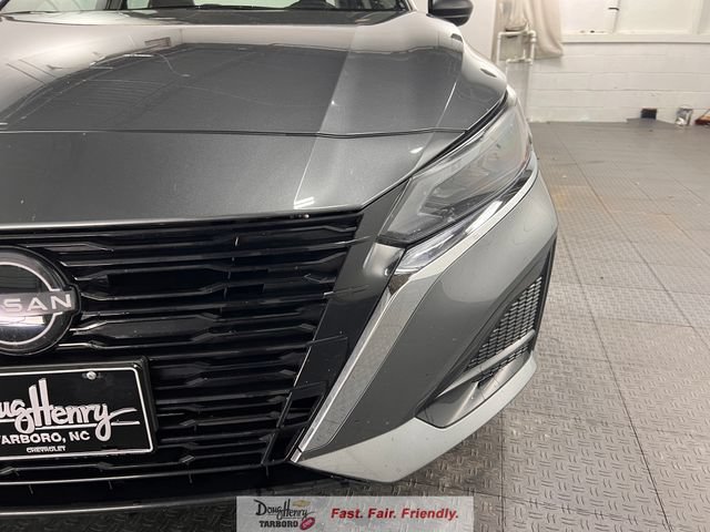 Used 2025 Nissan Altima 2.5 SV FWD image 13