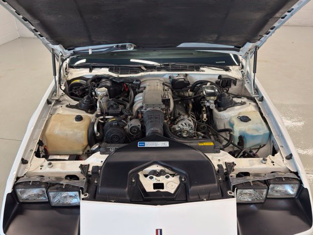 Used 1992 Chevrolet Camaro Z28 RWD image 18
