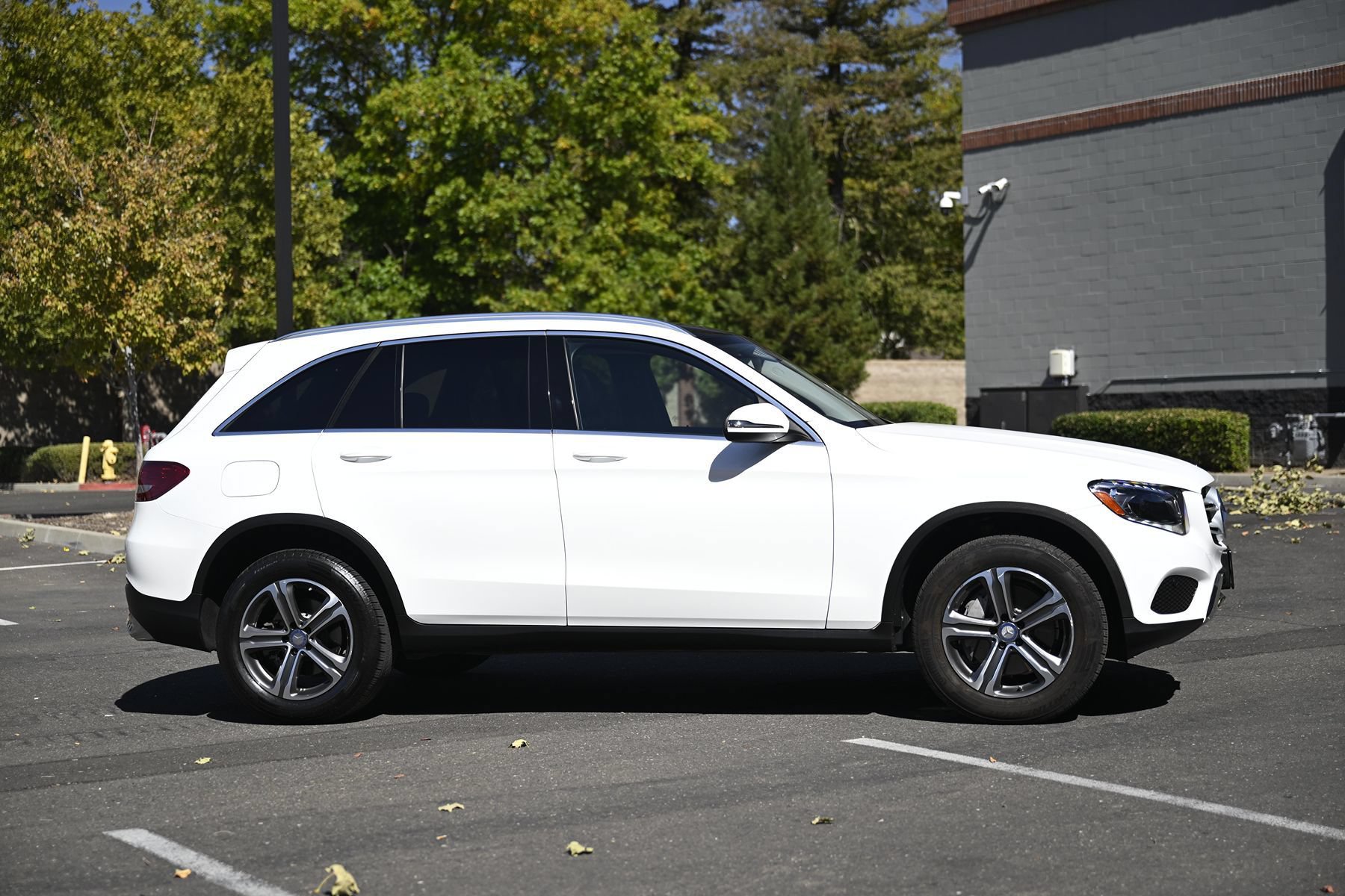 Used 2017 Mercedes-Benz GLC 300 4MATIC image 8
