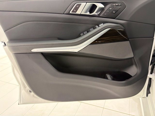 Certified 2024 BMW X7 xDrive40i w/ Premium Package AWD/4WD image 10