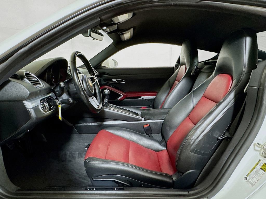 Used 2018 Porsche 718 Cayman RWD image 19