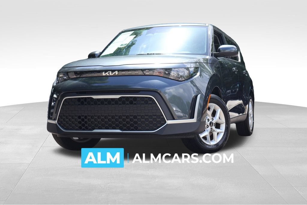 Used 2025 Kia Soul LX w/ LX Technology Package FWD image 1